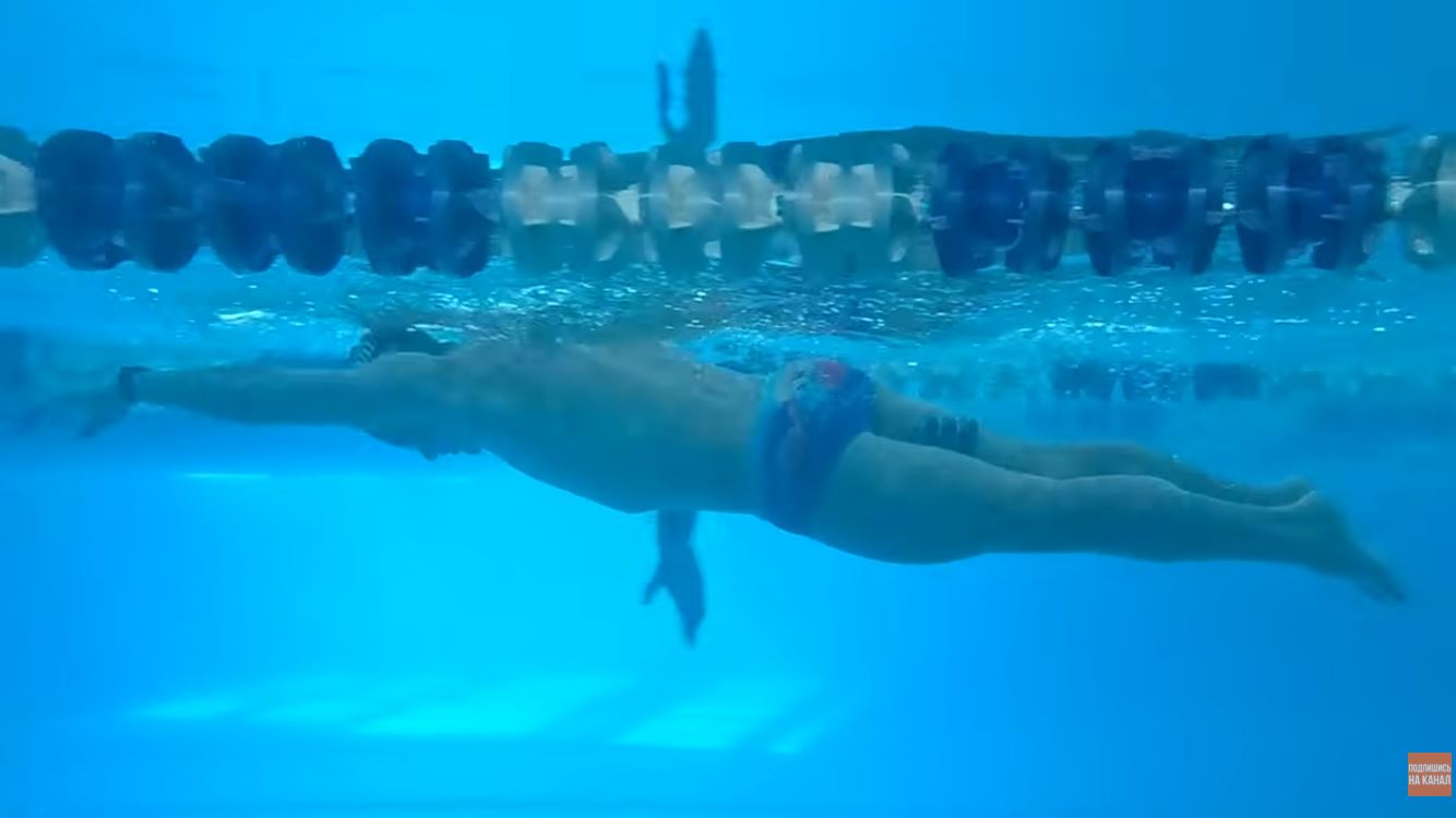 План тренировок для новичка в бассейне на первые 3 месяца!