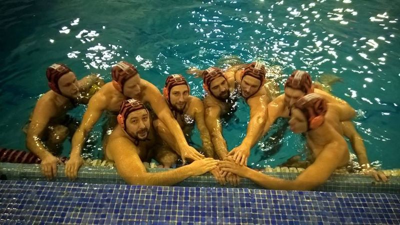 SwimRocket одержала уверенную победу. SwimRocket одержала уверенную победу.