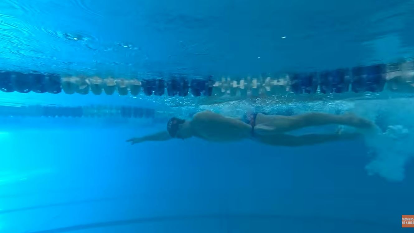 План тренировок для новичка в бассейне на первые 3 месяца!