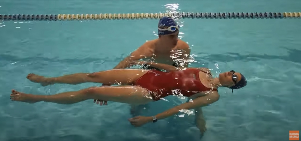 Как поймать баланс в плавании на спине за одну тренировку? 