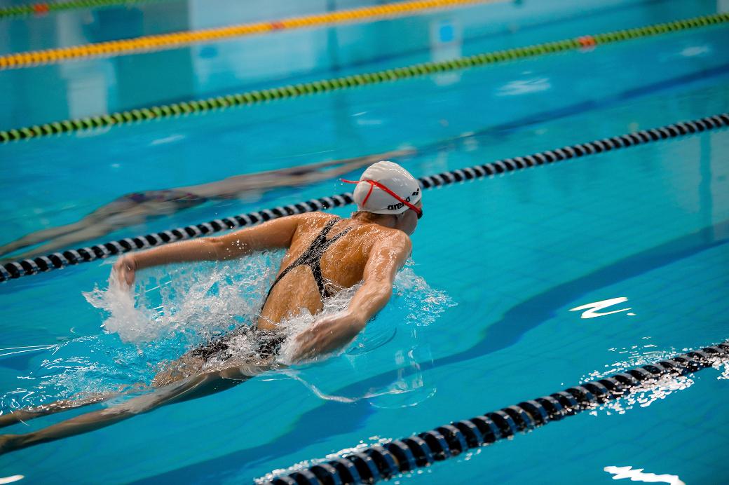Анализ техники профессиональных пловцов