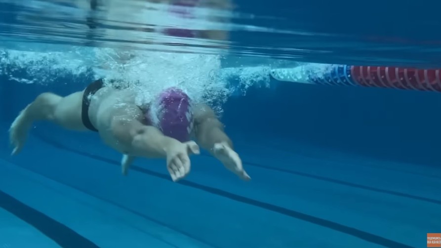 10 приемов в брассе, которые улучшат технику плавания