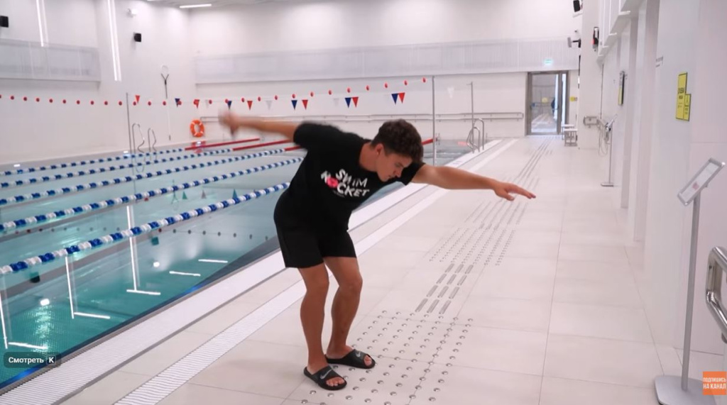 Эти упражнения на суше прокачают твоё плавание на 100% 
