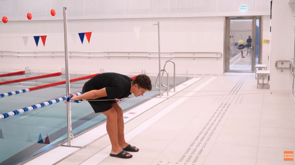 Эти упражнения на суше прокачают твоё плавание на 100% 